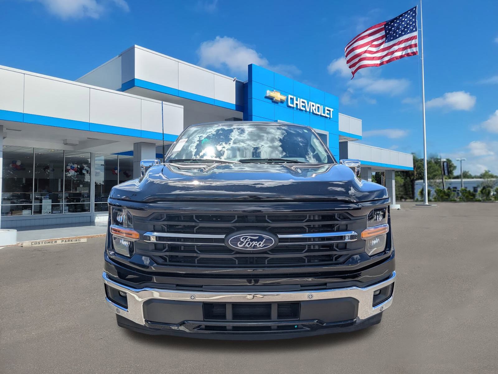 2024 Ford F-150 XLT photo 2