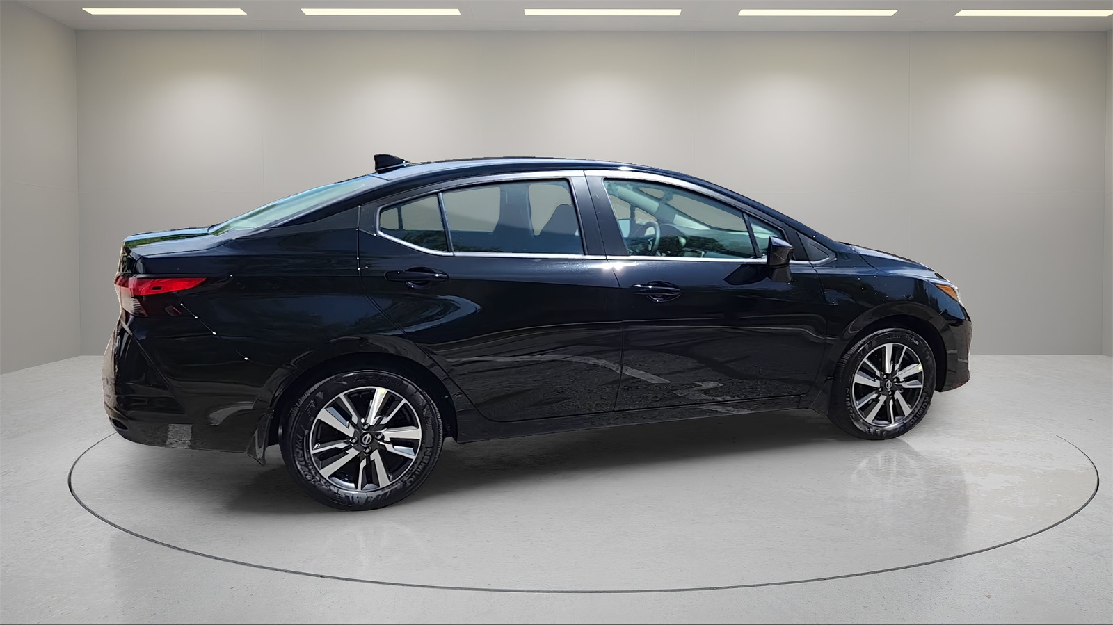 2025 Nissan Versa SV photo 8