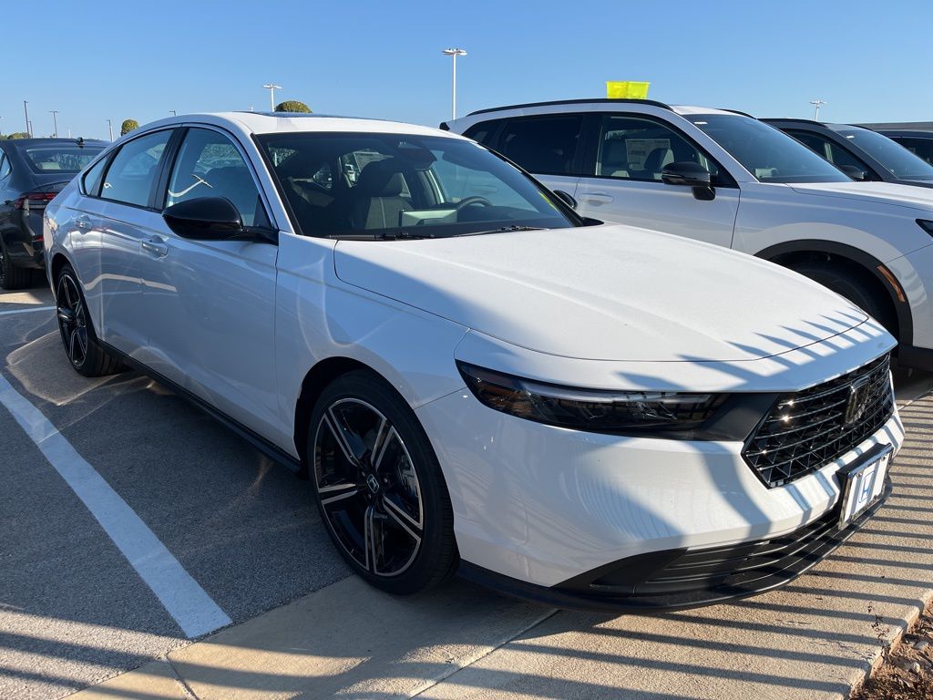 2025 Honda Accord Hybrid Sport photo 2