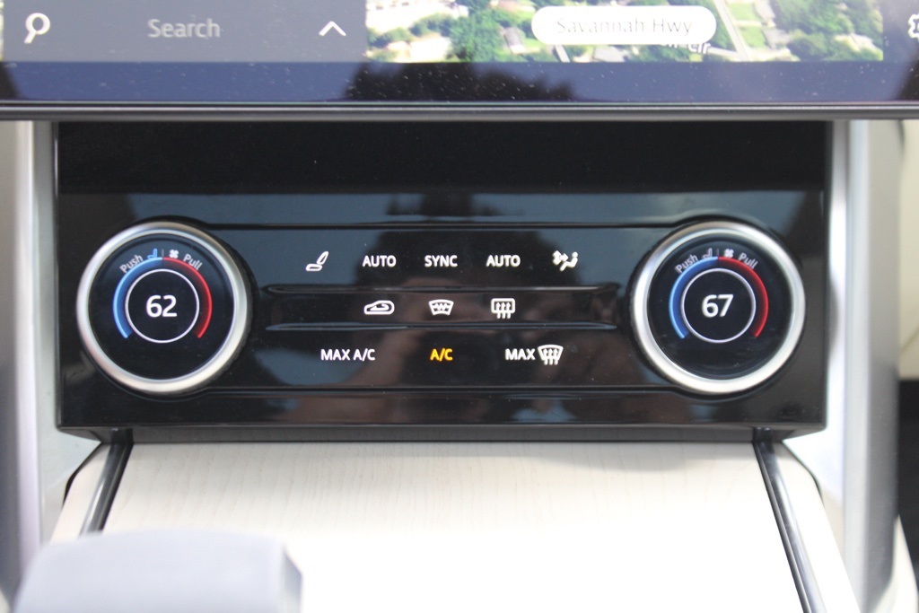 2023 Land Rover Range Rover SE photo 19