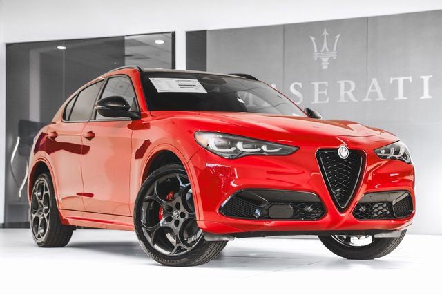 2025 Alfa Romeo Stelvio