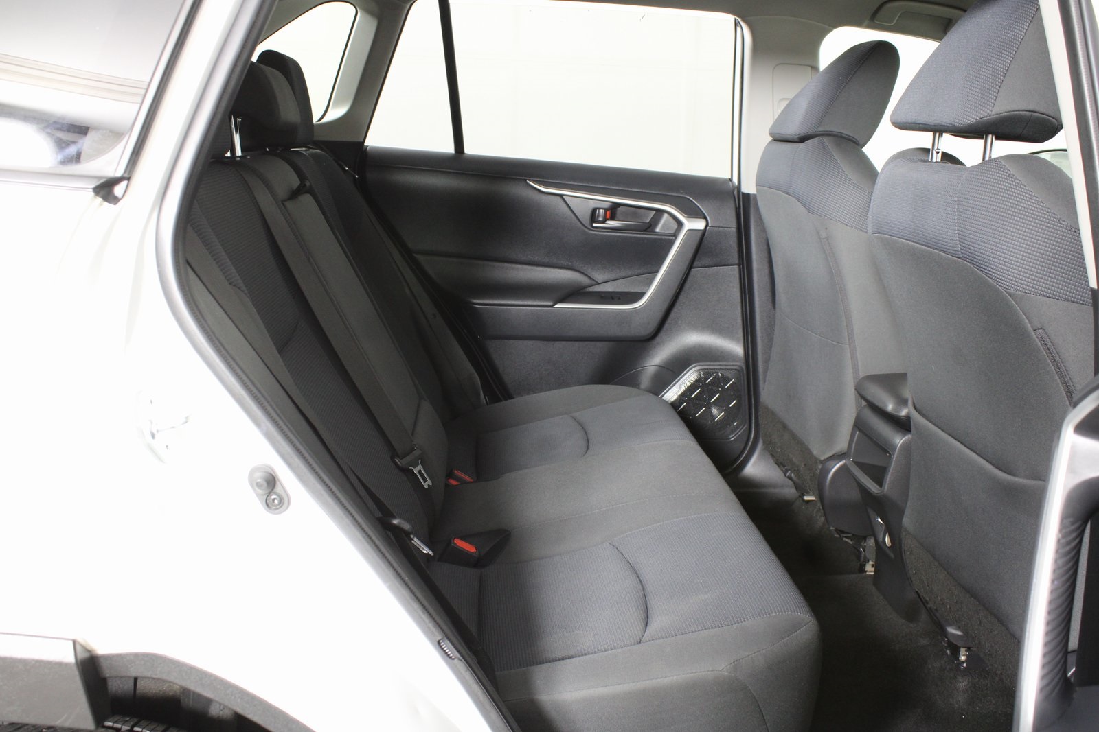 2019 Toyota RAV4 LE photo 22