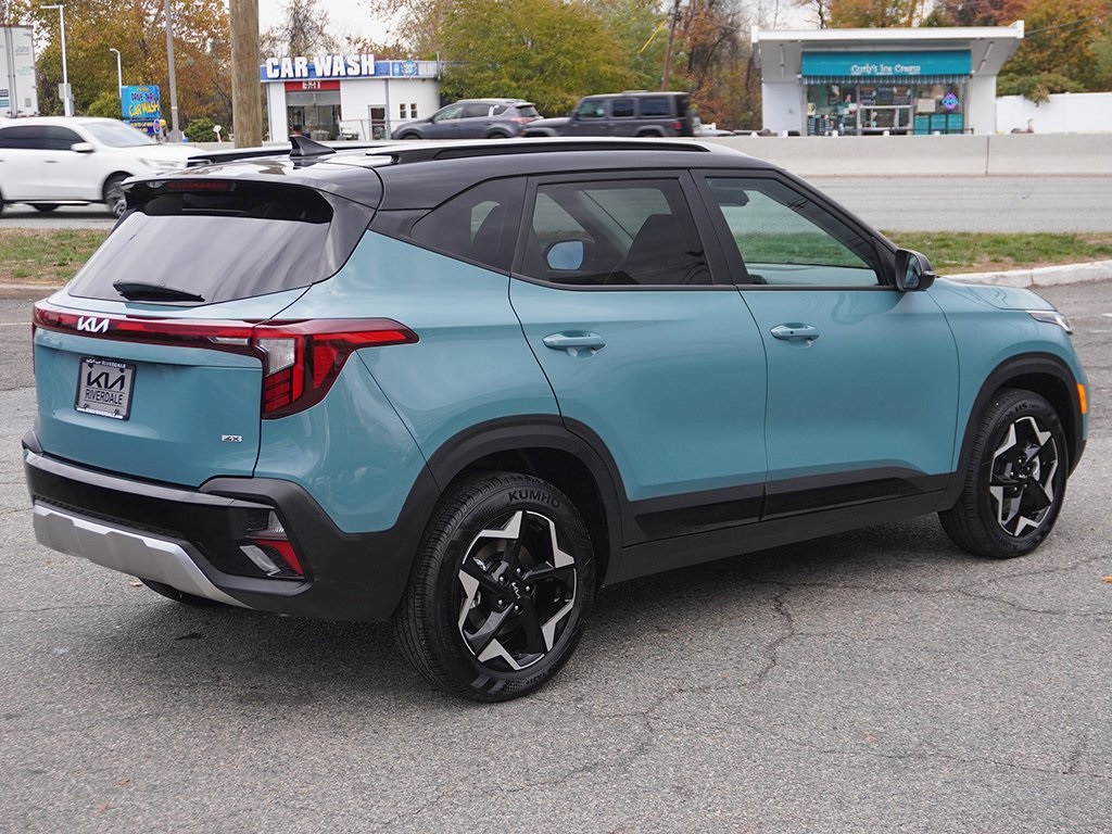 2025 Kia Seltos S photo 3