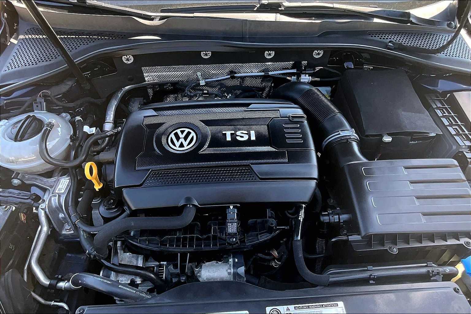 2017 Volkswagen Golf GTI Sport SE Autobahn photo 30
