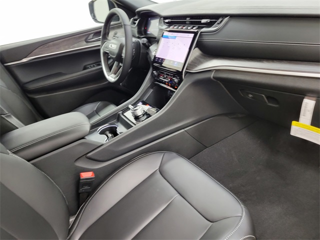 2025 Jeep Grand Cherokee Limited photo 17