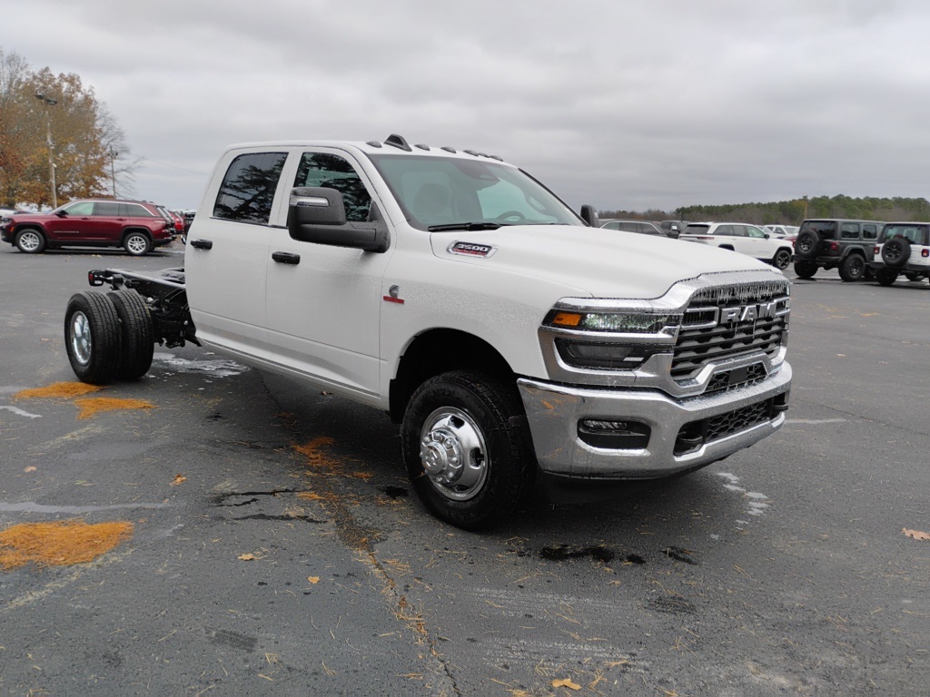 2026 Ram 3500 Tradesman photo 2