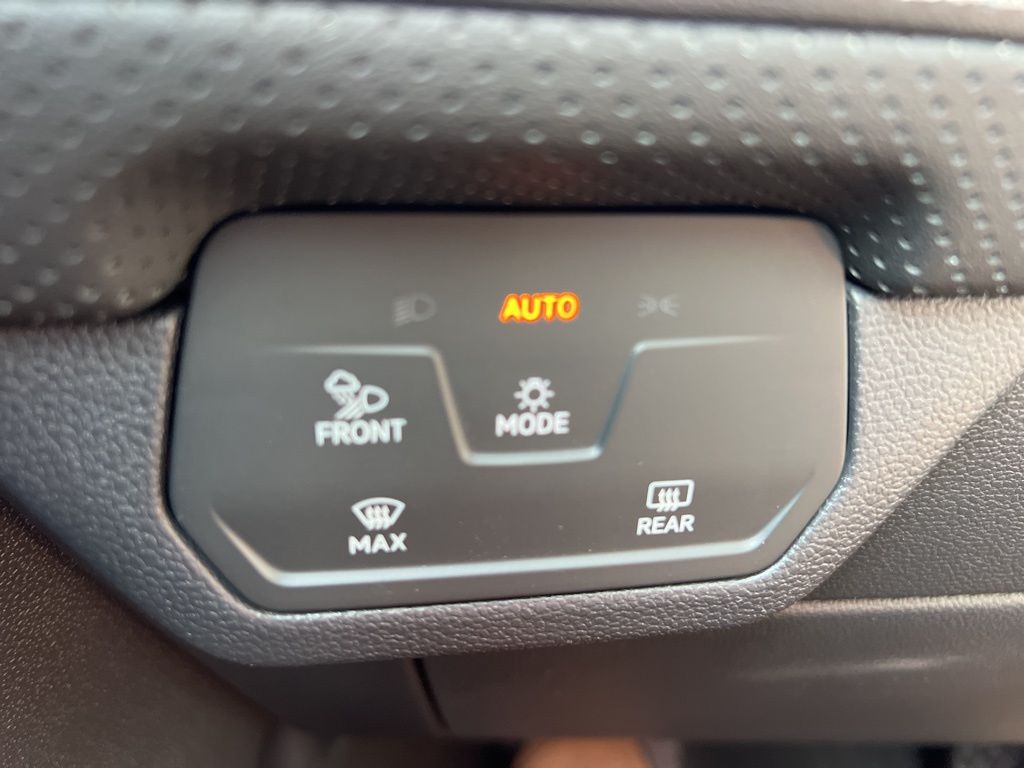 2026 Volkswagen Atlas SE Technology photo 19