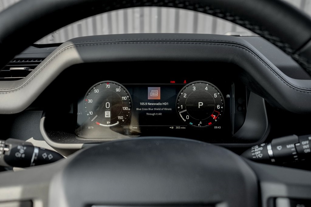 2025 Land Rover Defender 110 X-Dynamic SE photo 12