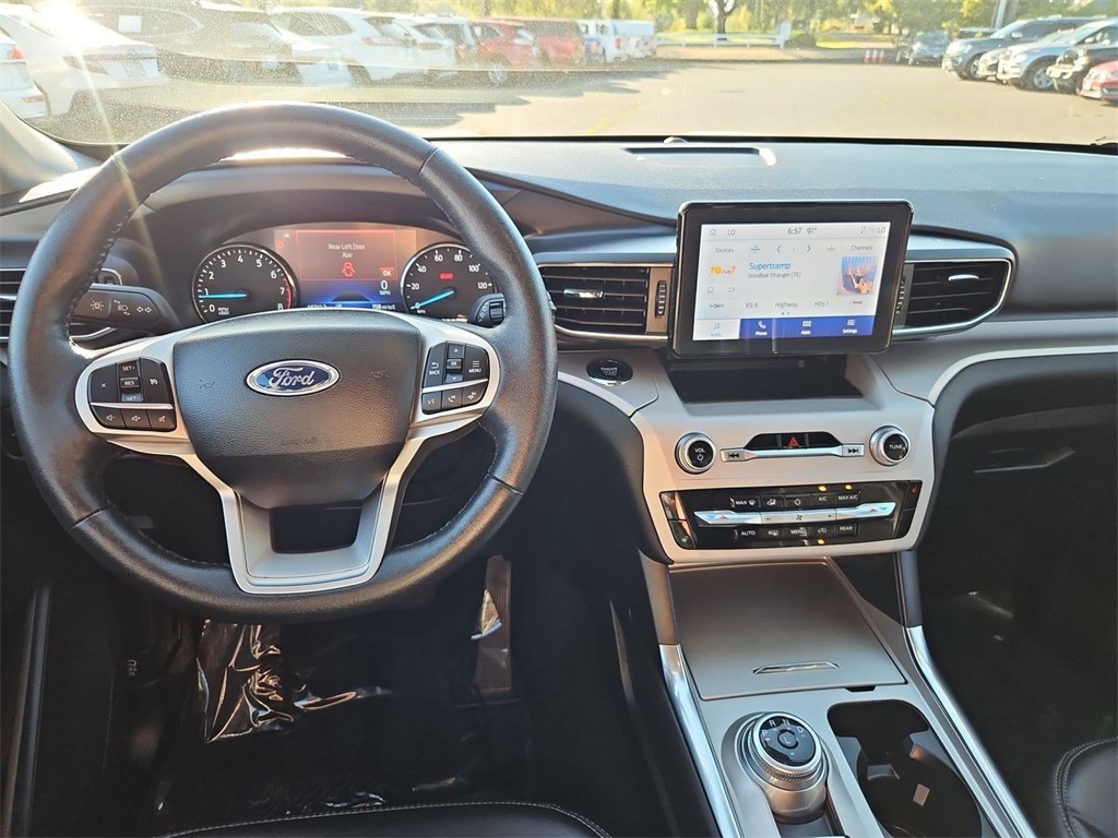 2024 Ford Explorer XLT photo 23