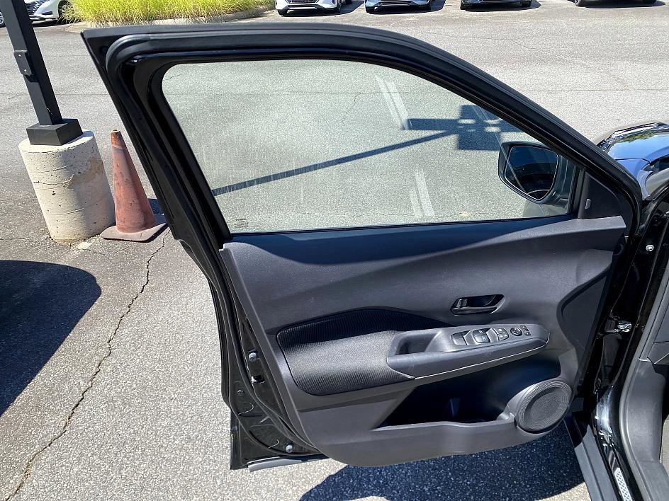 2023 Nissan Kicks S photo 14