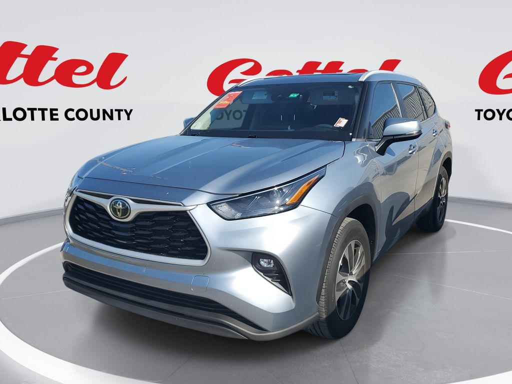 2023 Toyota Highlander XLE's photo