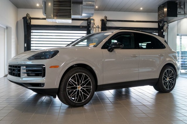 2024 Porsche Cayenne Premium