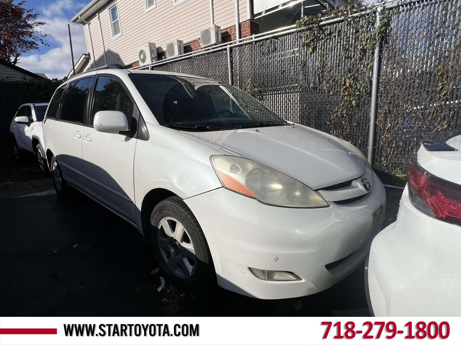 2009 Toyota Sienna XLE's photo