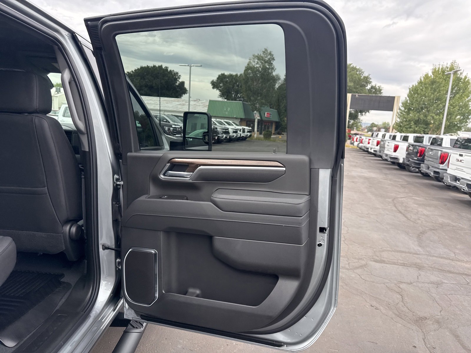 2026 Chevrolet Silverado 2500HD LT photo 32