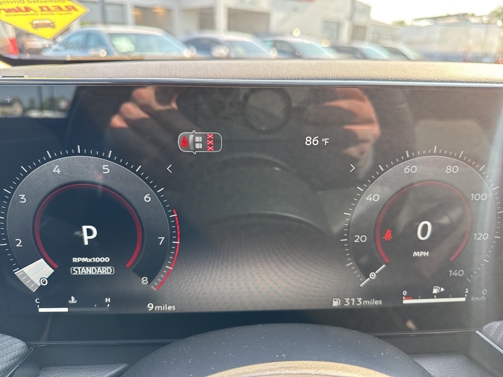 2026 Nissan Kicks SR photo 16