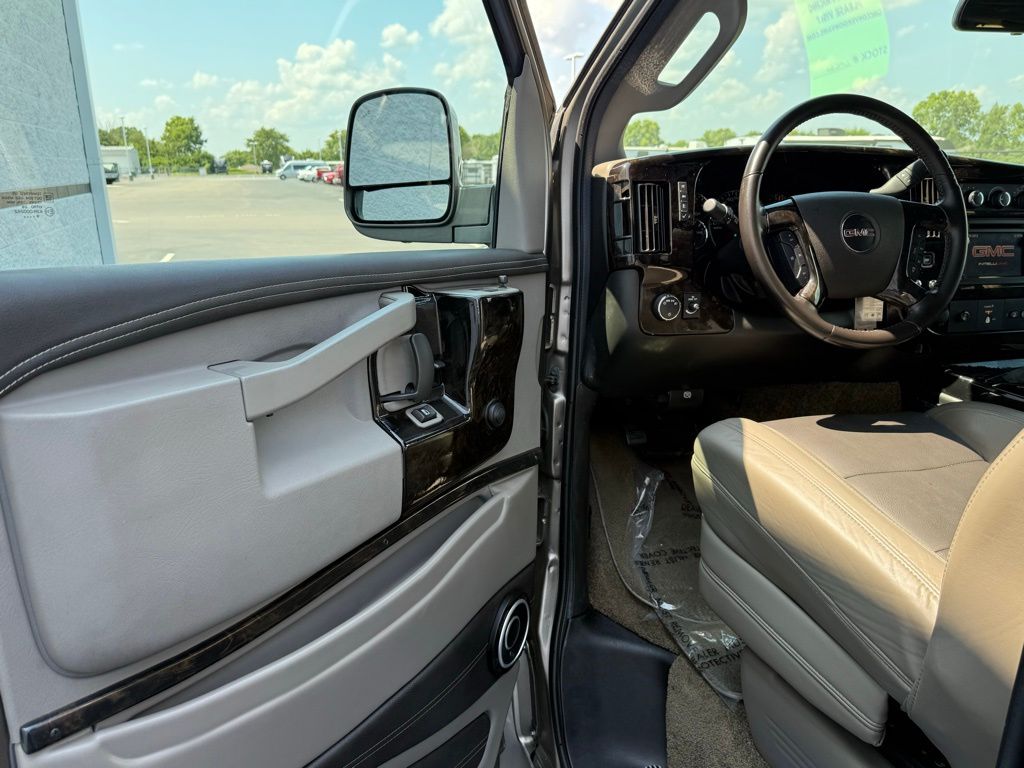 2020 Gmc Savana photo 14