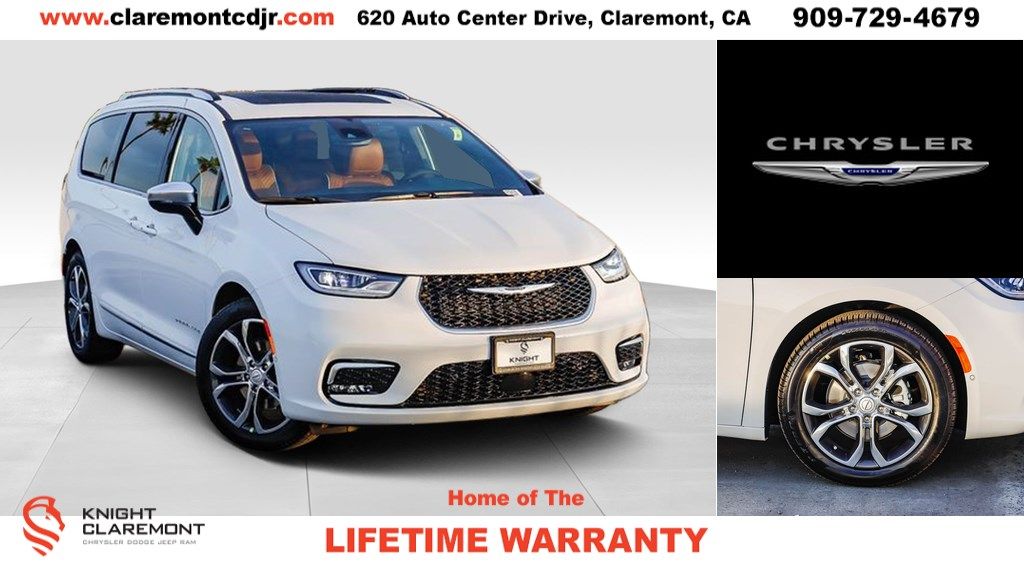 2026 Chrysler Pacifica Pinnacle's photo