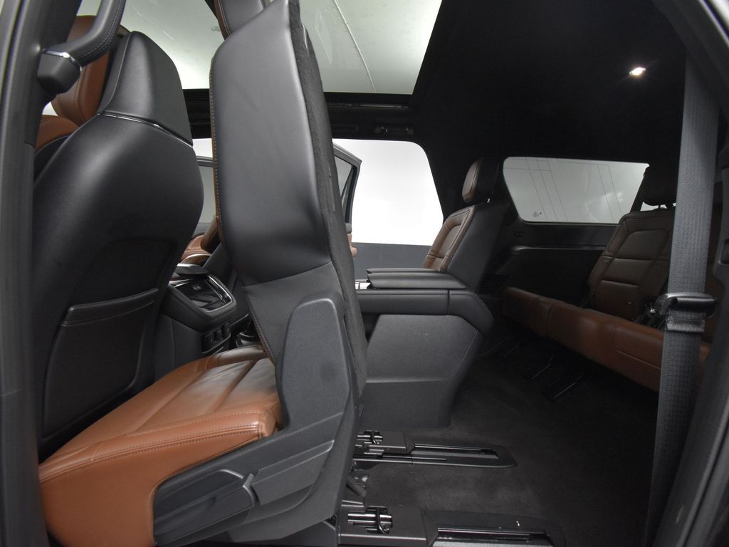 2024 Lincoln Navigator Reserve Luxury Monochromatic photo 33