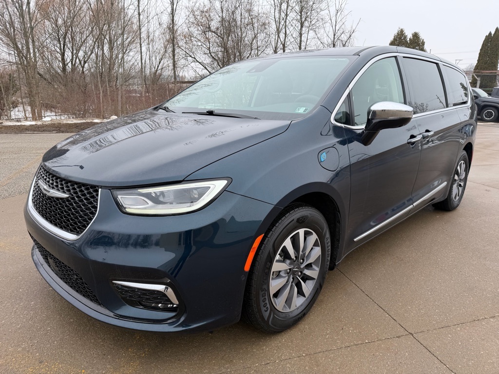 2023 Chrysler Pacifica Hybrid Limited