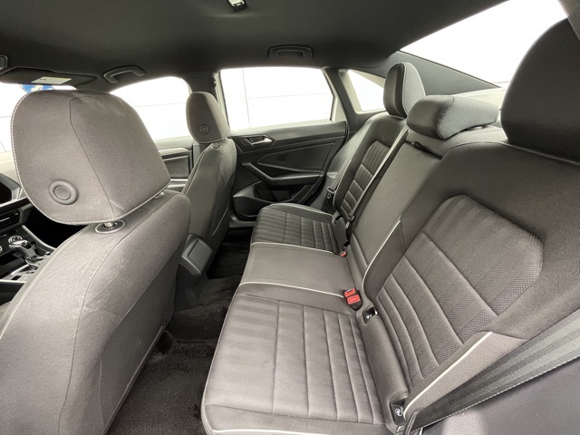 2024 Volkswagen Jetta 1.5T Sport photo 3