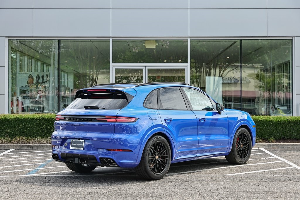 2025 Porsche Cayenne GTS photo 7