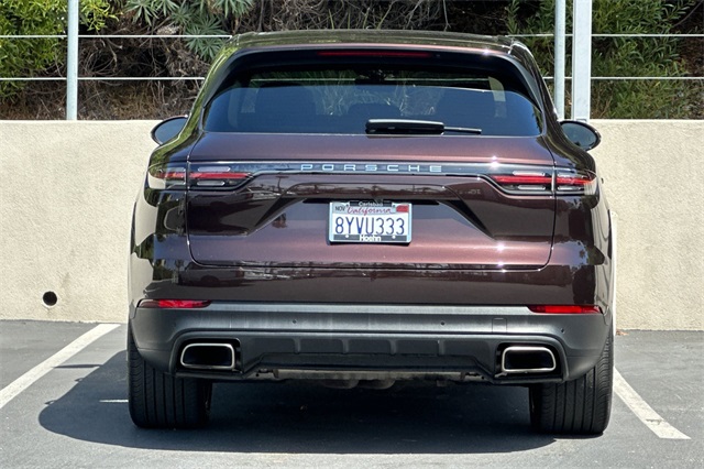 2021 Porsche Cayenne Base photo 3