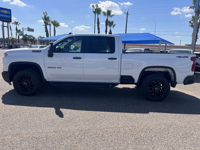 2025 Chevrolet Silverado 2500HD Custom photo 4