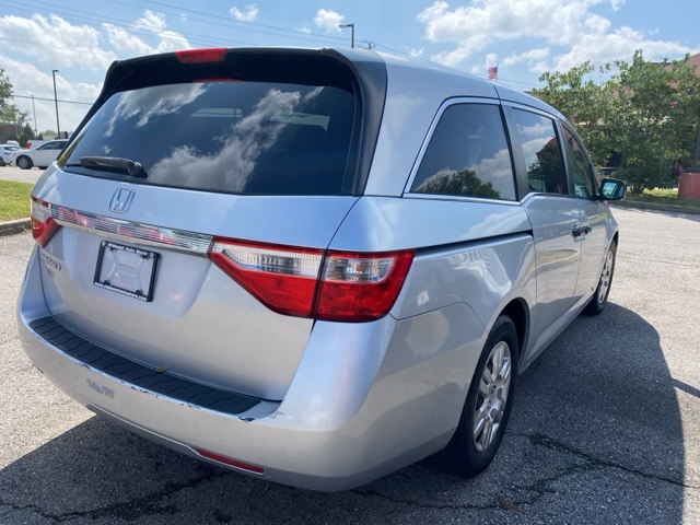 2011 Honda Odyssey LX photo 6