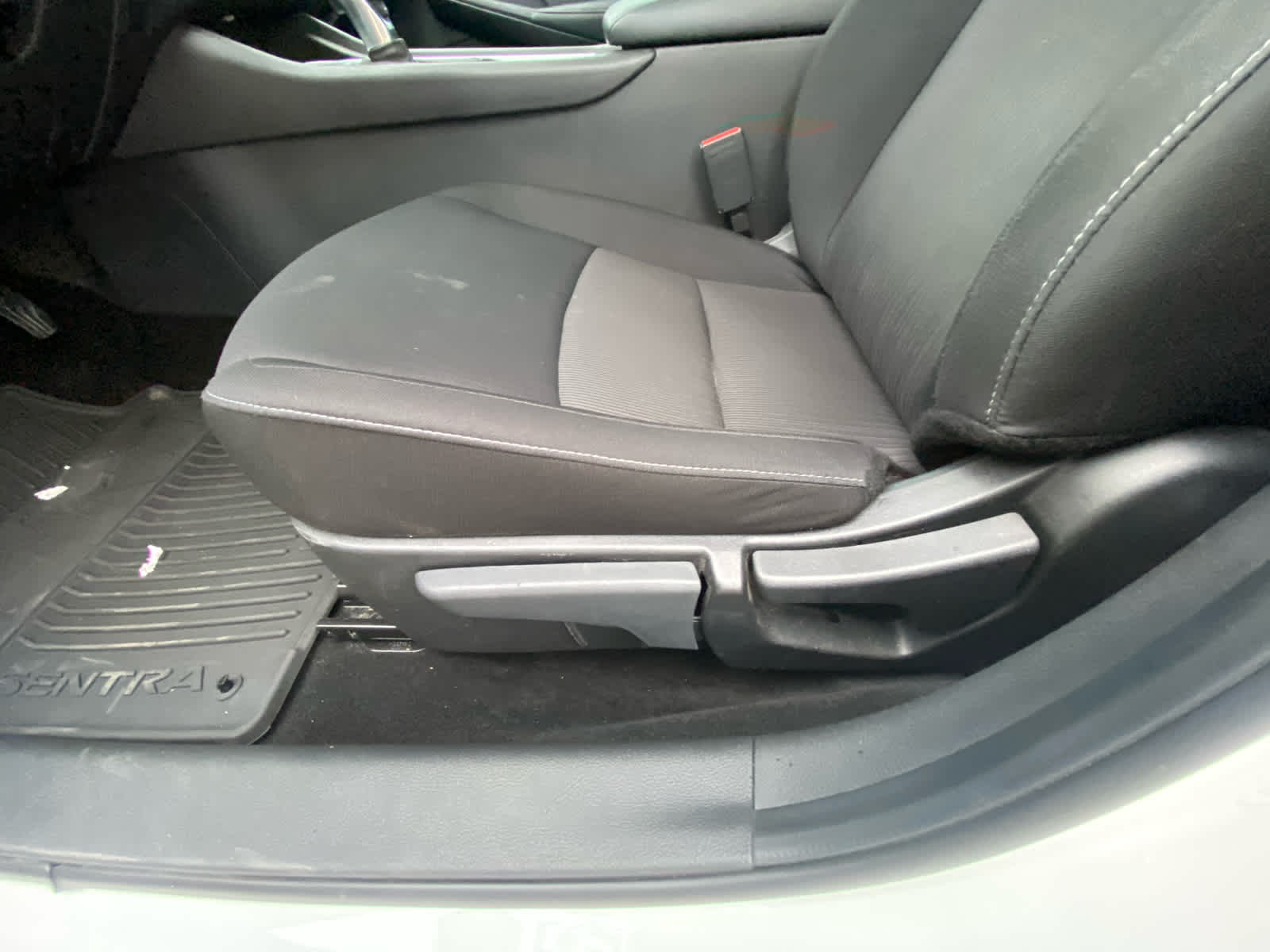 2023 Nissan Sentra SV photo 13