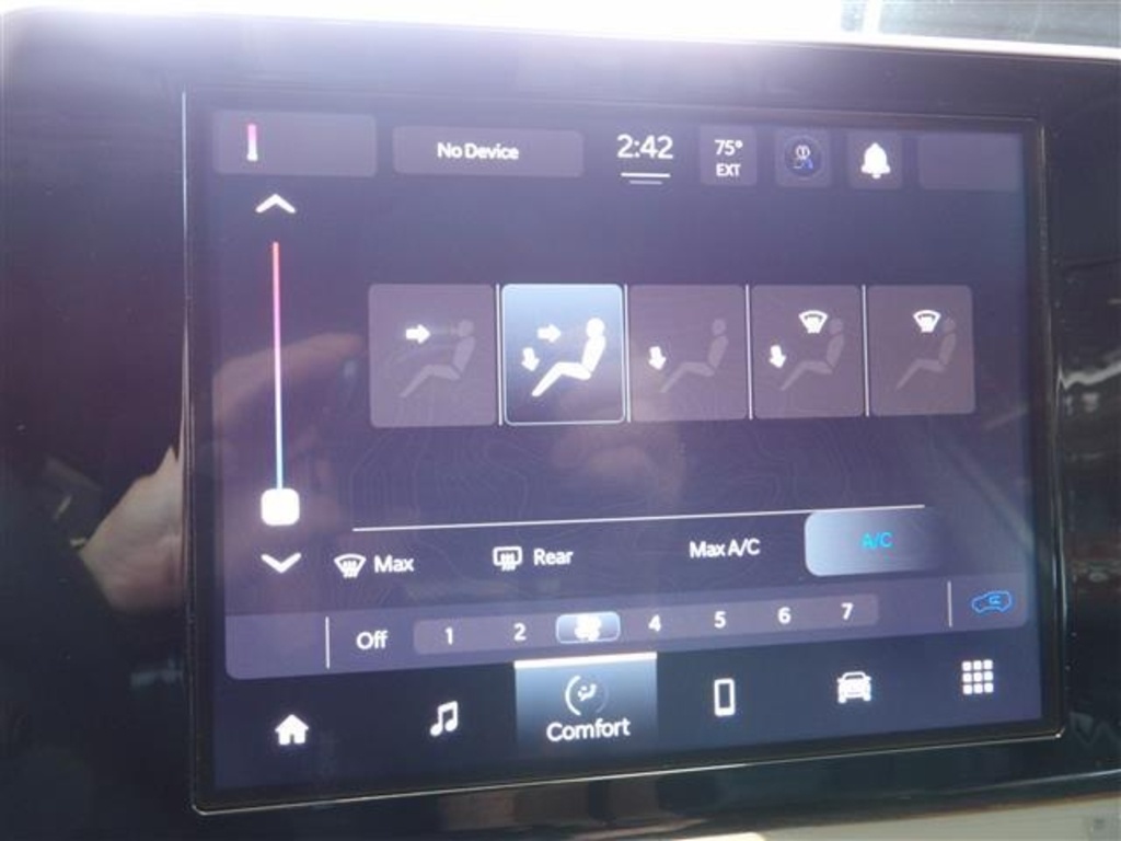 2022 Jeep Compass Latitude photo 35