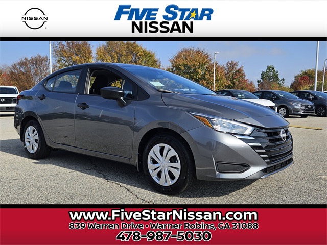 2025 Nissan Versa S's photo