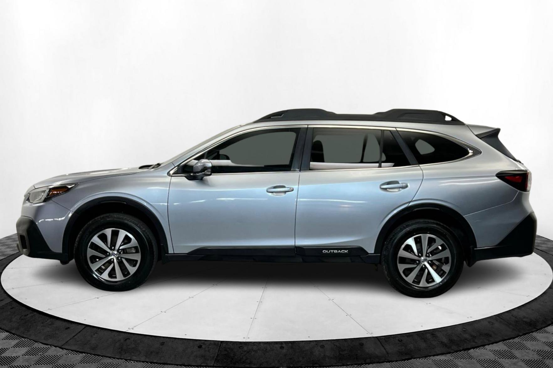 2020 Subaru Outback Premium photo 2