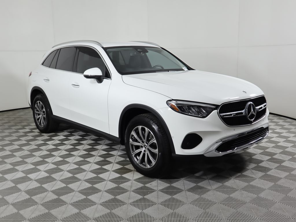 2024 Mercedes Benz GLC 300 photo 3