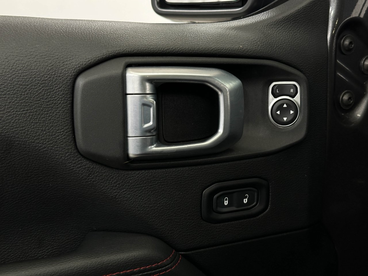 2022 Jeep Wrangler Rubicon photo 21
