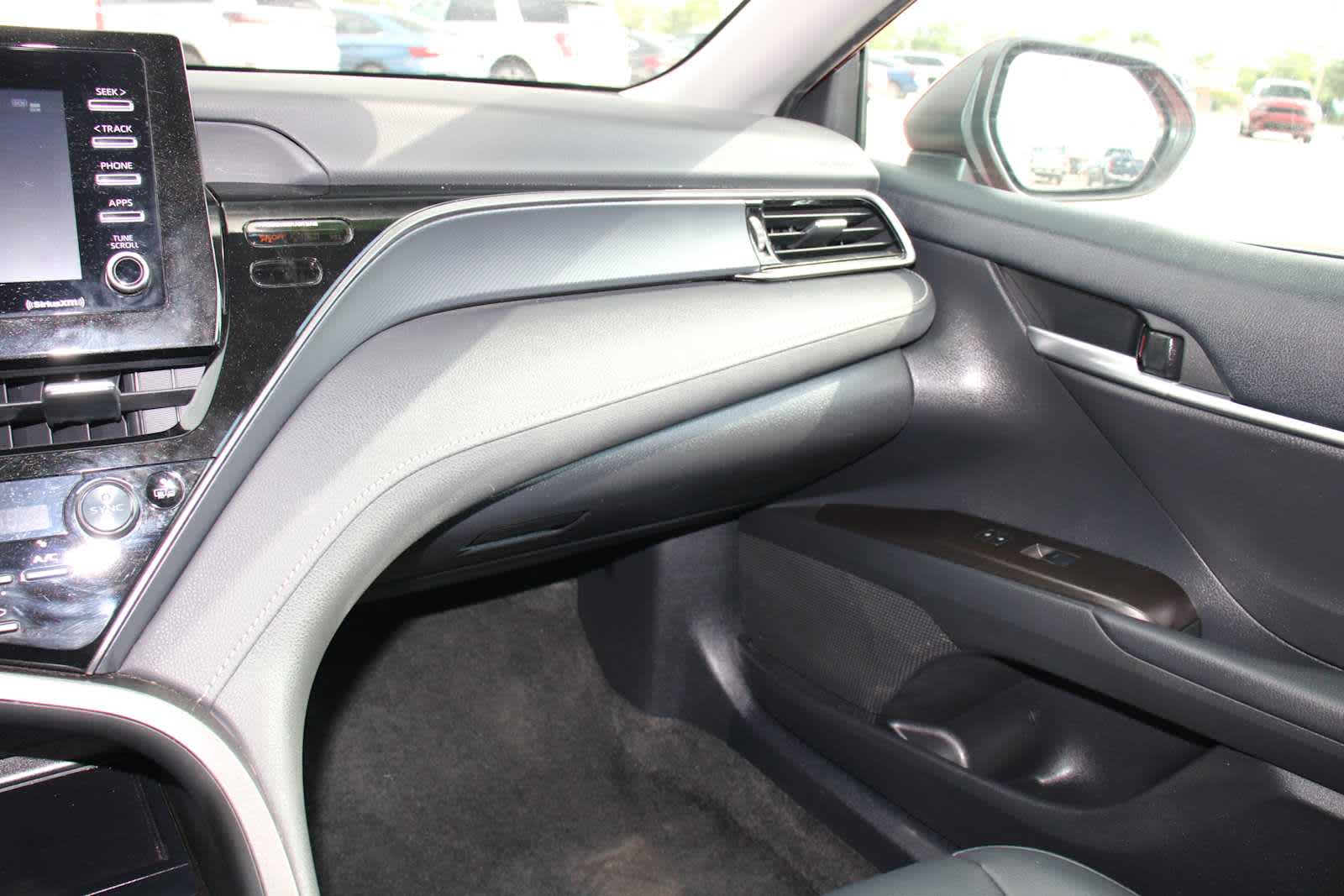 2024 Toyota Camry SE photo 33