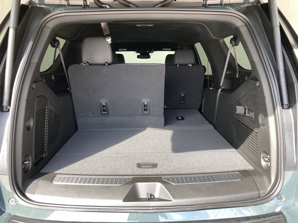 2026 Chevrolet Suburban Z71 photo 16