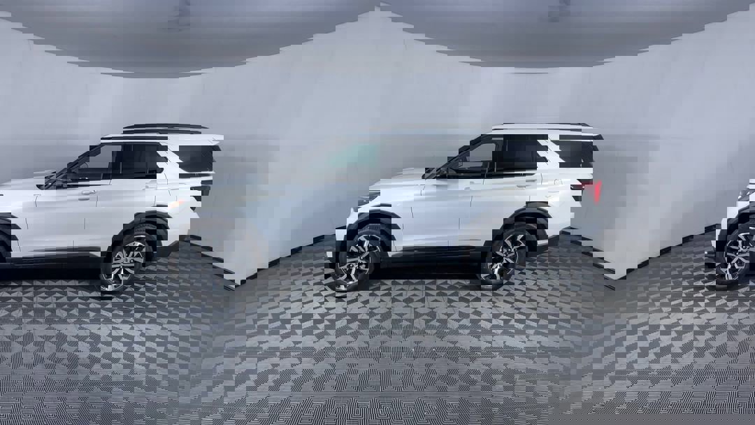 2025 Ford Explorer ST-Line photo 4