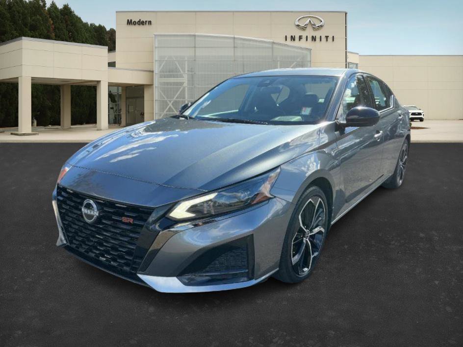 2023 Nissan Altima SR
