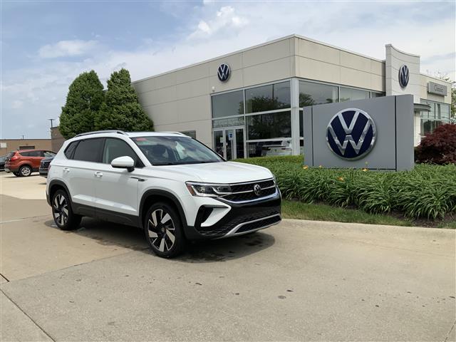Advanced Modern Technology in the 2024 Volkswagen Taos thumbnail