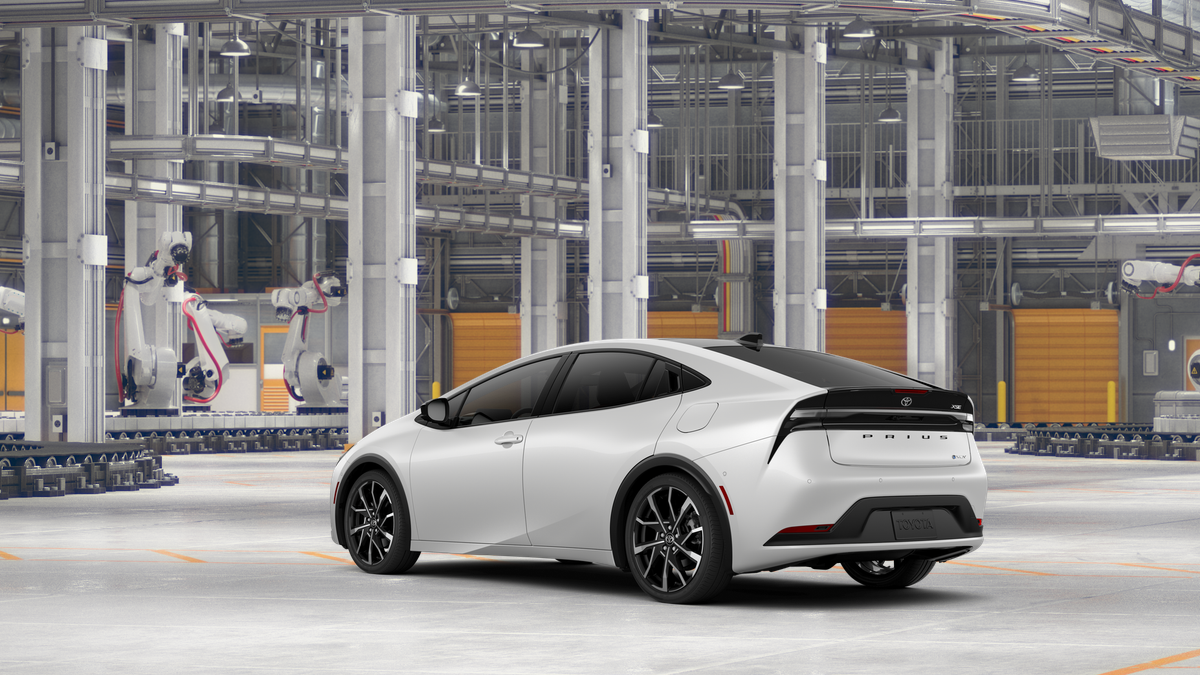 2026 Toyota Prius Plug-in Hybrid XSE Premium photo 6