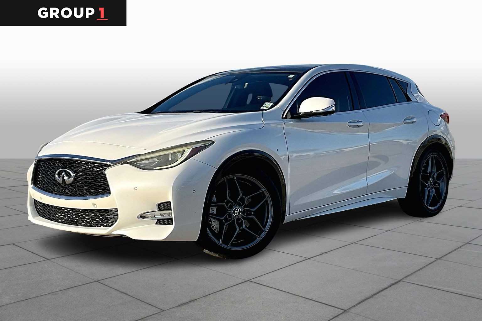 2017 INFINITI QX30 Sport's photo