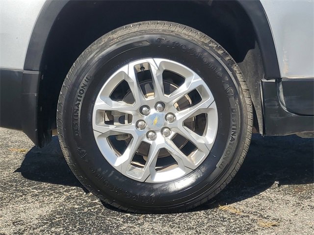 2020 Chevrolet Traverse LS photo 2