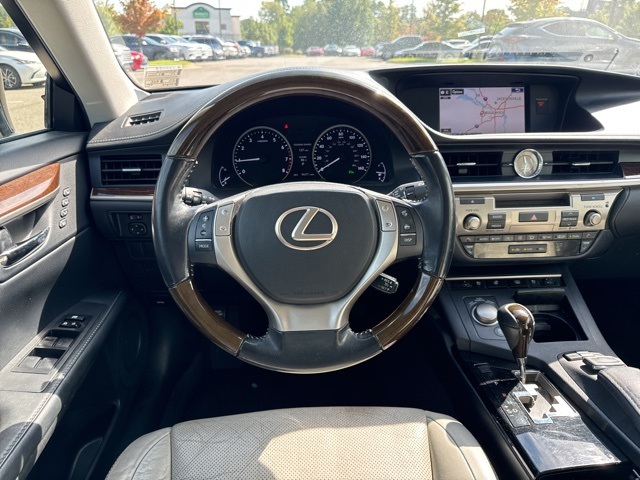 2015 Lexus ES 350 photo 10