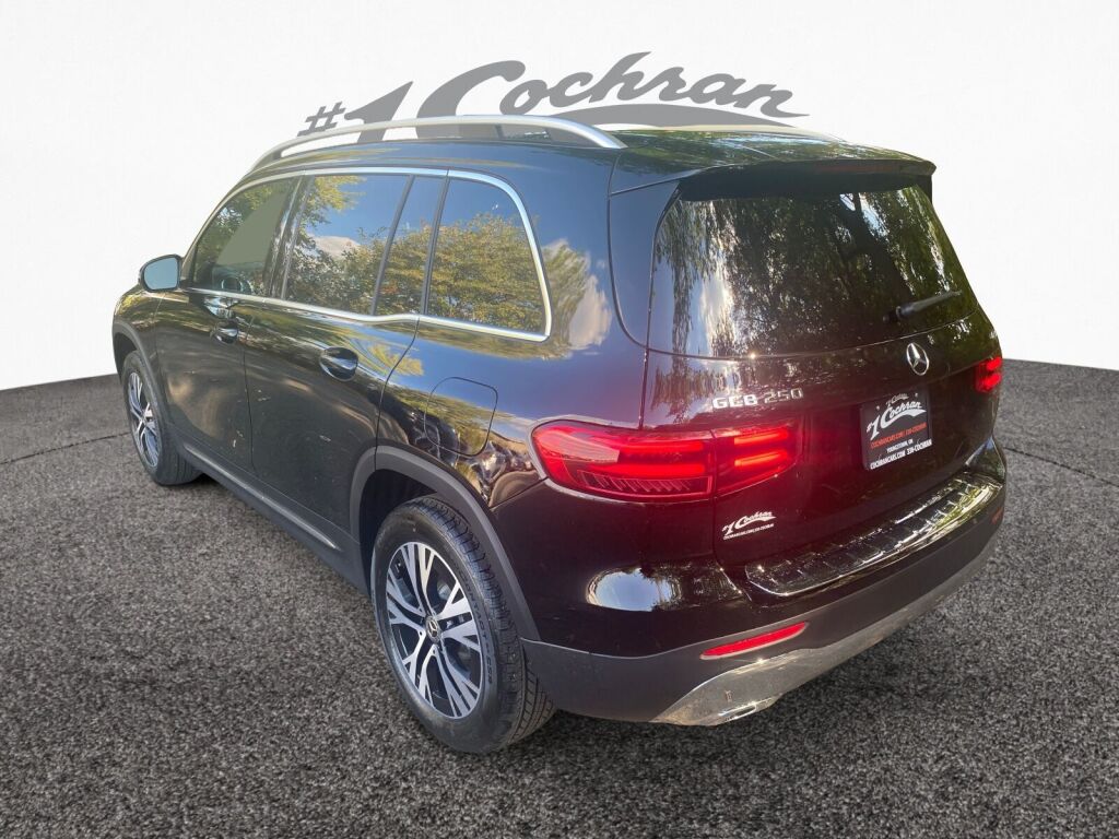 2026 Mercedes Benz GLB 250 4MATIC photo 5
