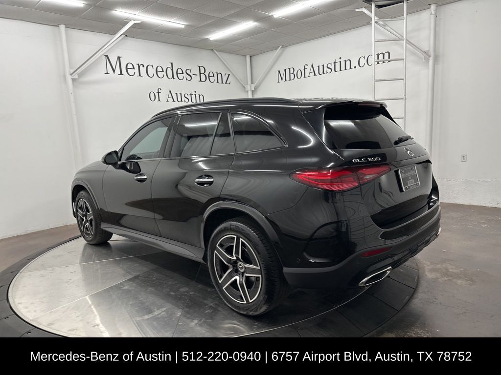 2024 Mercedes Benz GLC 4MATIC 300 photo 5