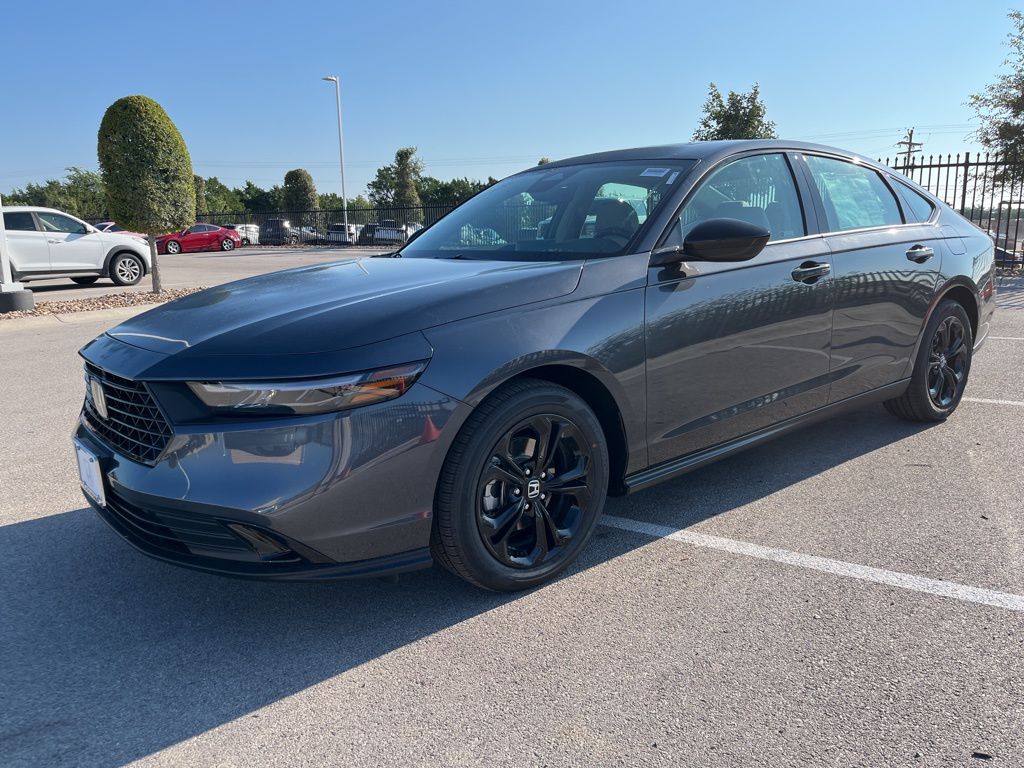 2025 Honda Accord SE's photo