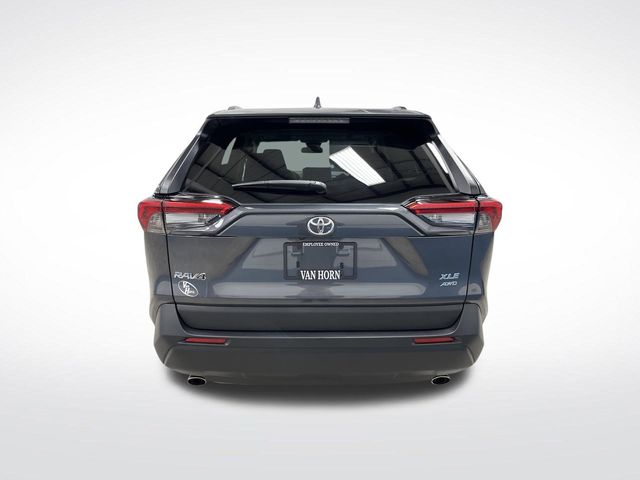 2024 Toyota RAV4 XLE photo 11