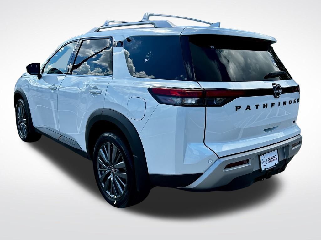 2025 Nissan Pathfinder SL photo 4