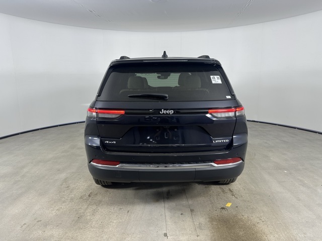 2024 Jeep Grand Cherokee Limited photo 8