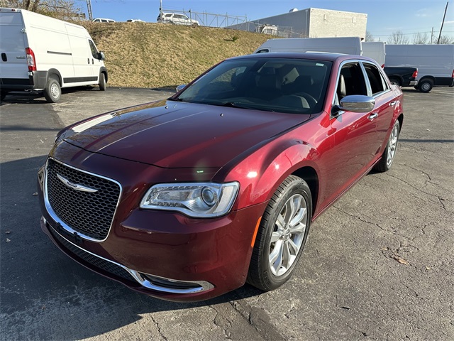 2019 Chrysler 300 Limited photo 2